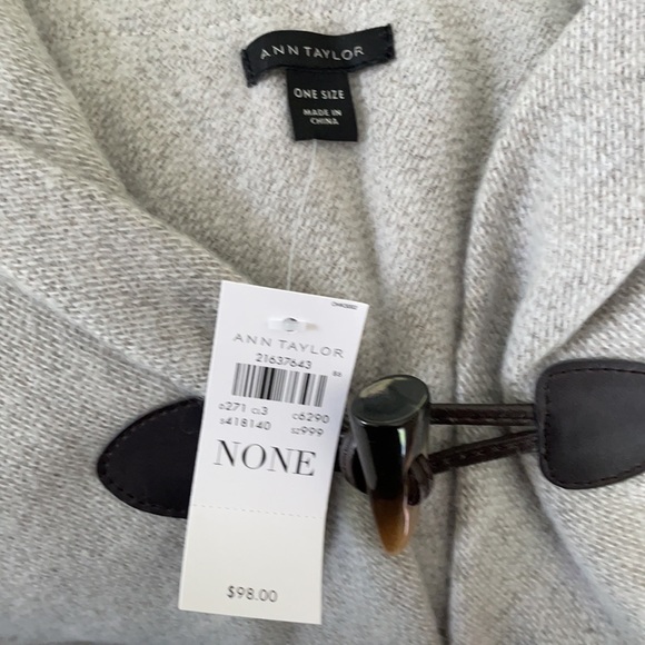 Ann Taylor Poncho - Picture 6 of 6